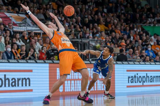 比赛背后 比赛背后